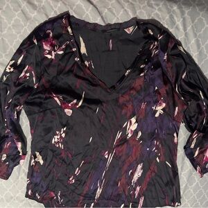 Elie Tahari Red and Black Graphic 3/4 Sleeve Blouse silk